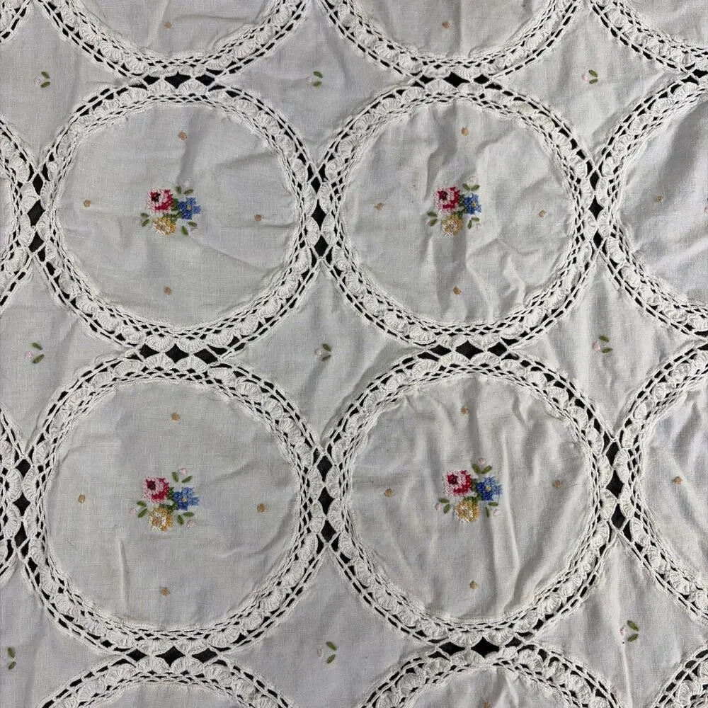 Vintage Table Cover 28in Square - Lace & Embroidered Flowers Cottage Boho Chrty